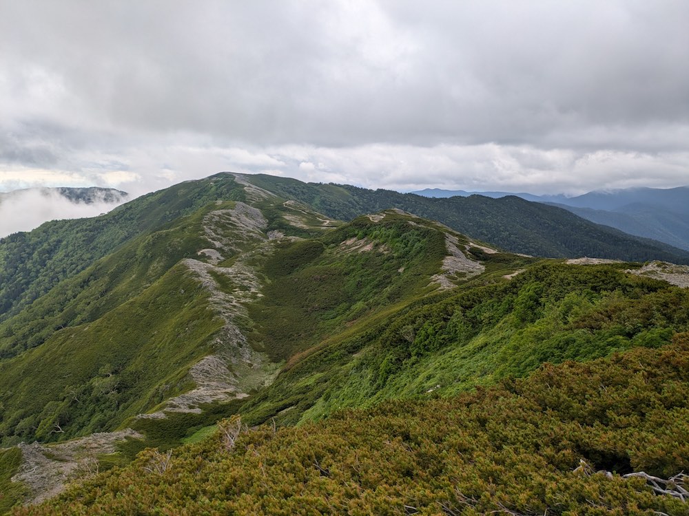 蝶ヶ岳の二重稜線