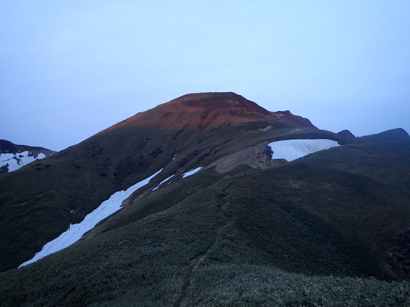 万太郎山