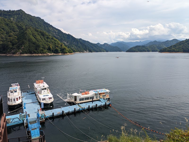 奥只見湖遊覧船乗り場