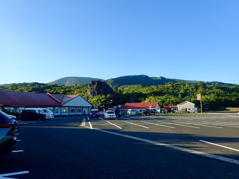 須川温泉の駐車場