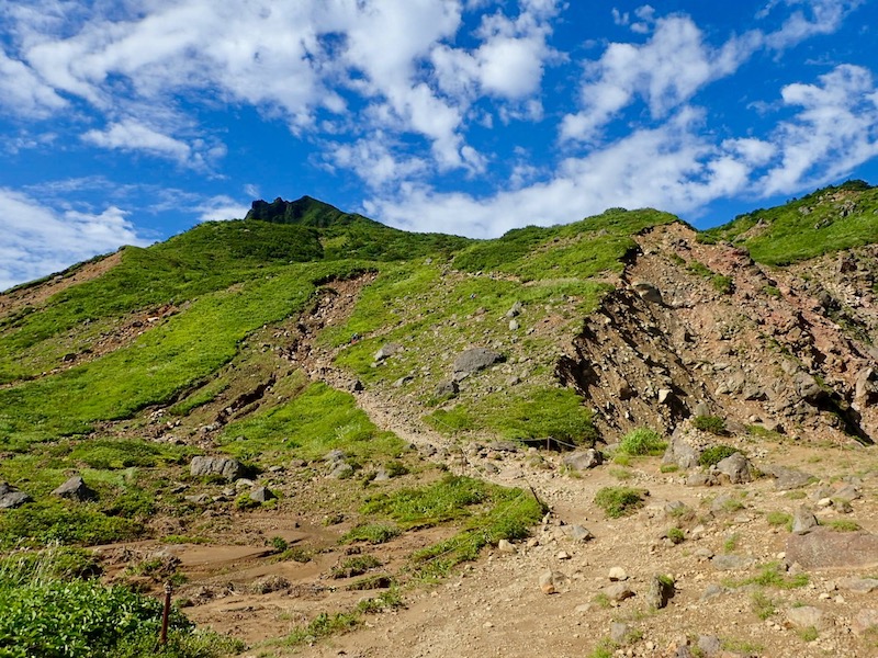 磐梯山への道