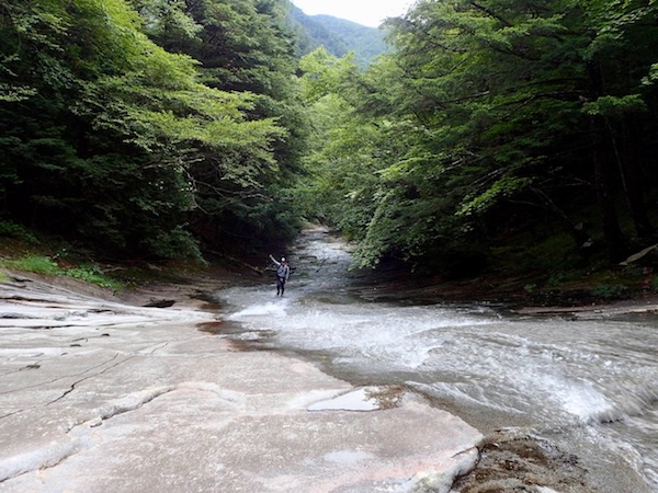 奥秩父・「笛吹川を遡る」千畳のナメ