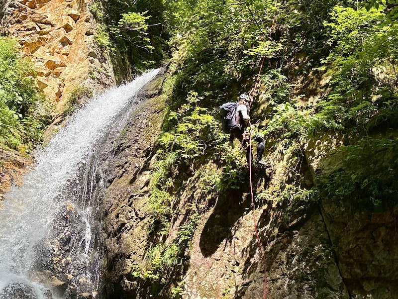 5mちょうどの懸垂下降だった
