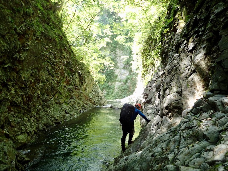 ゴルジュとなってその先は滝だ