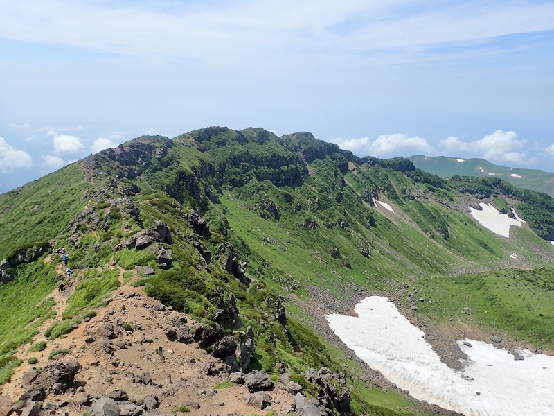 外輪山の稜線-右は千蛇谷