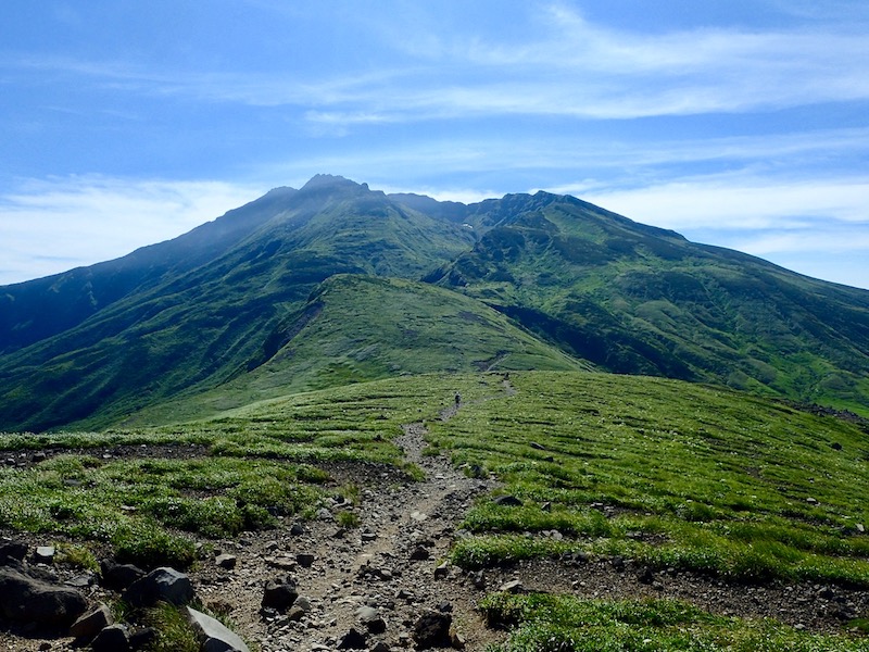 扇子森辺りから見る鳥海山　ちょっと日本離れしている