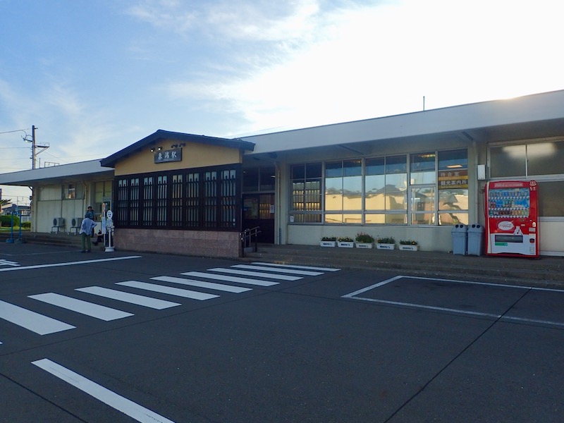 夜行バスで象潟駅に夜明けごろに到着