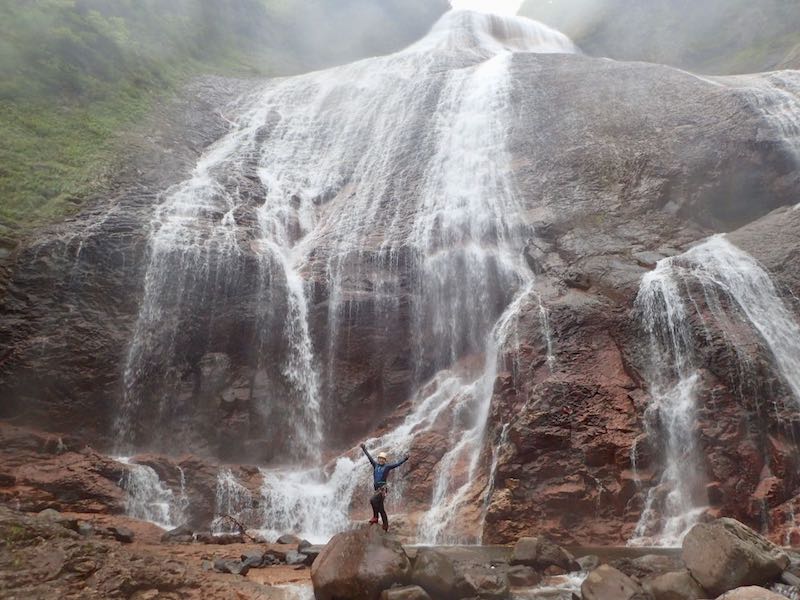 人と比べるとデカさがわかるでしょ