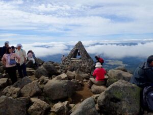 岩木山頂上に着いた