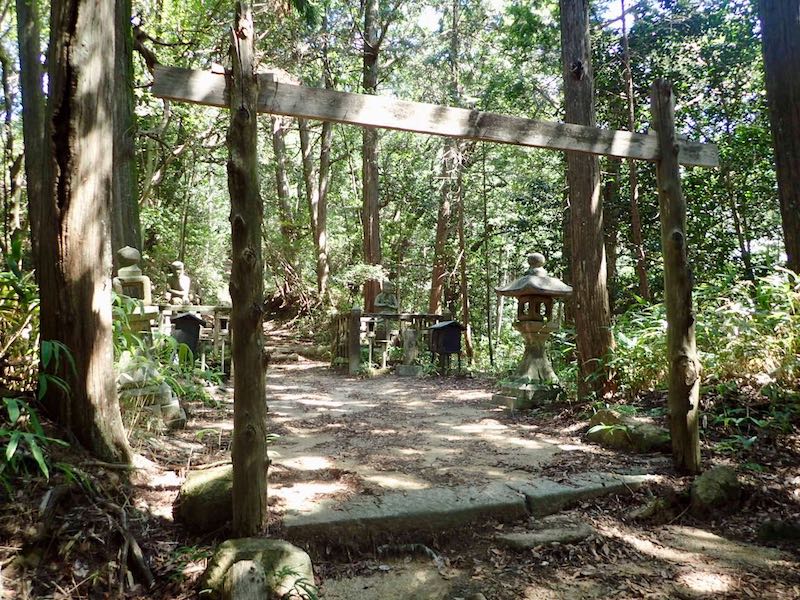 太神不動寺の鳥居