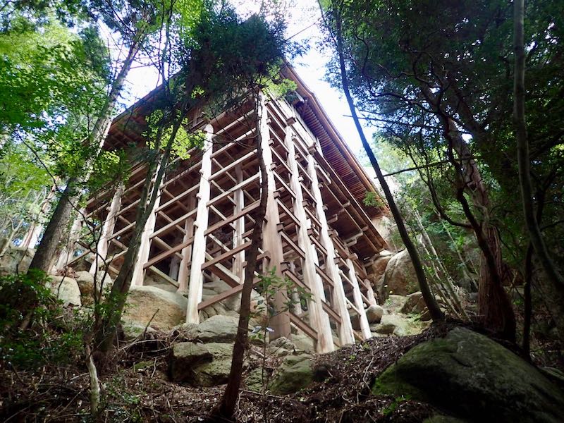 太神不動寺本堂すごい