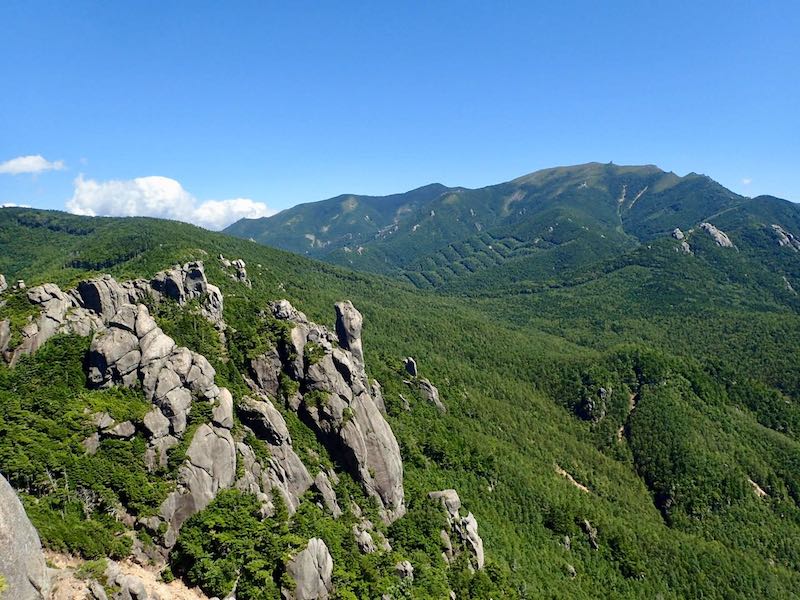 金峰山の五丈岩が見える