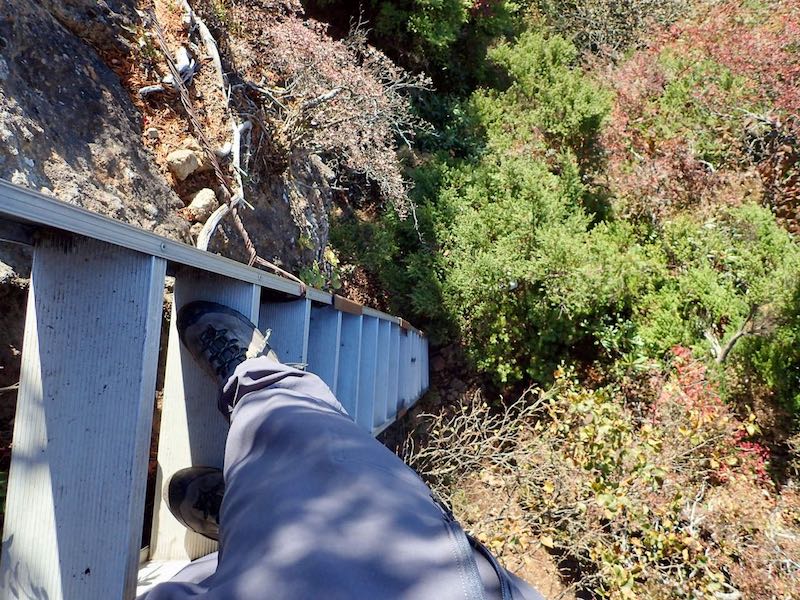 鋸山から一旦ギャップに降りる