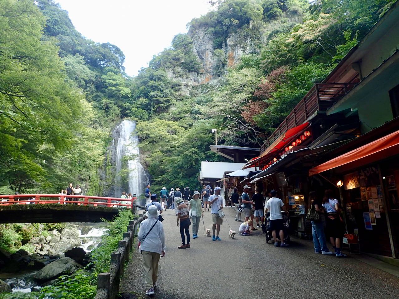 北摂・箕面大滝からキリシタン大名の高山へ　役行者昇天の地も　実は見どころいっぱいの公共交通日帰りハイク