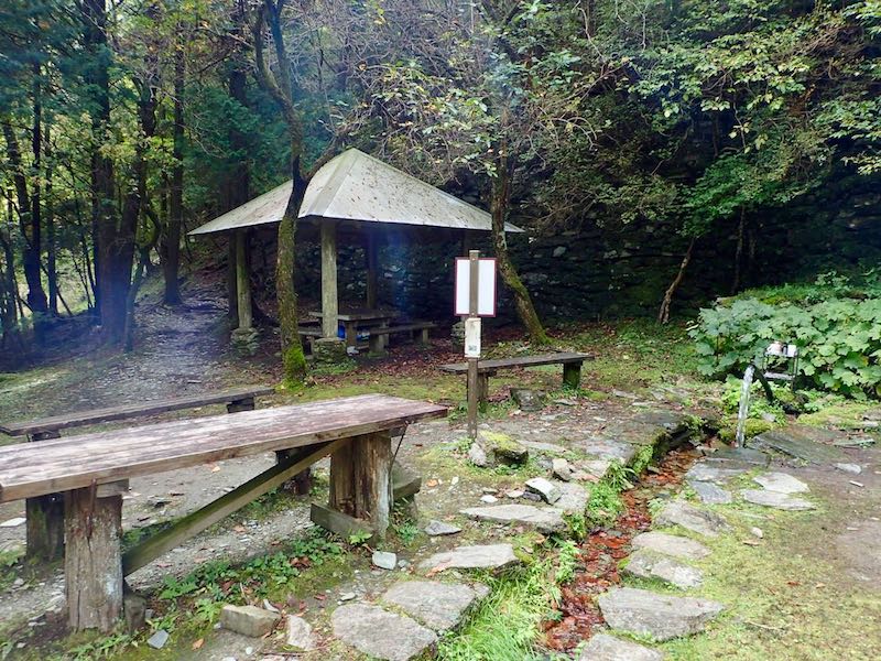 ダイヤモンド水の休憩地-近くにトイレもある