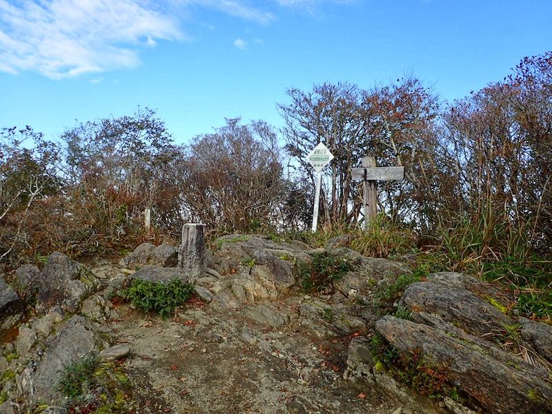 西赤石山の頂上