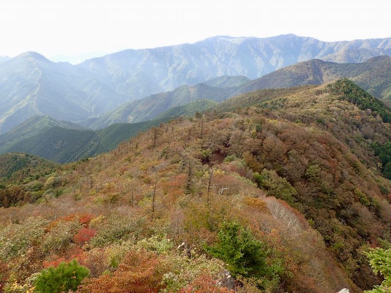 赤みを増す稜線