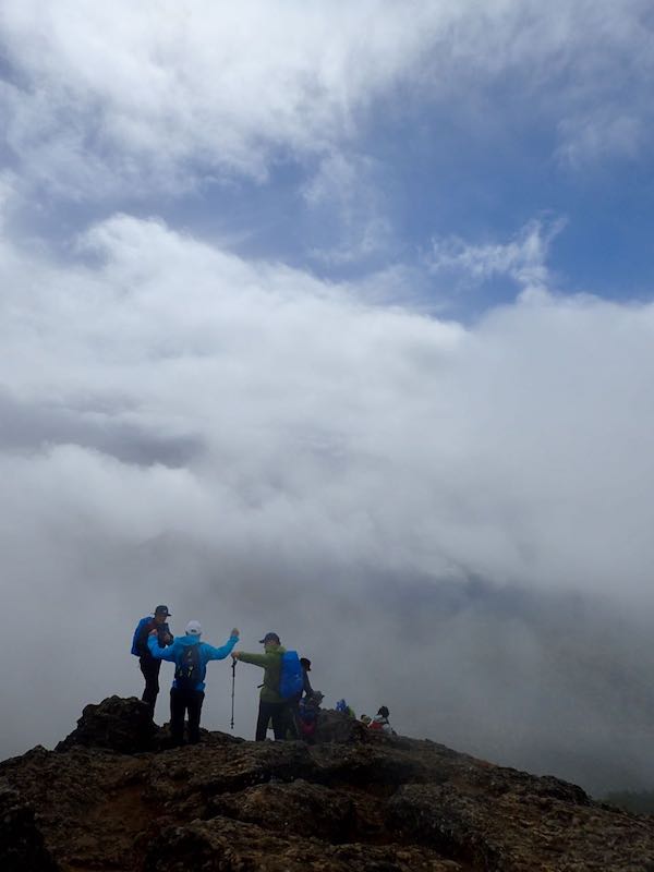一瞬の青空に歓声が上がった
