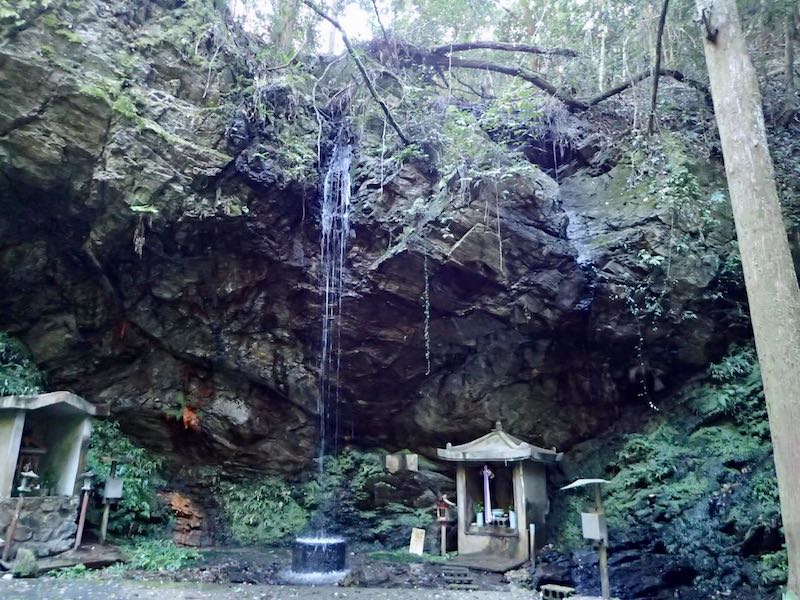 菖蒲滝不動明王