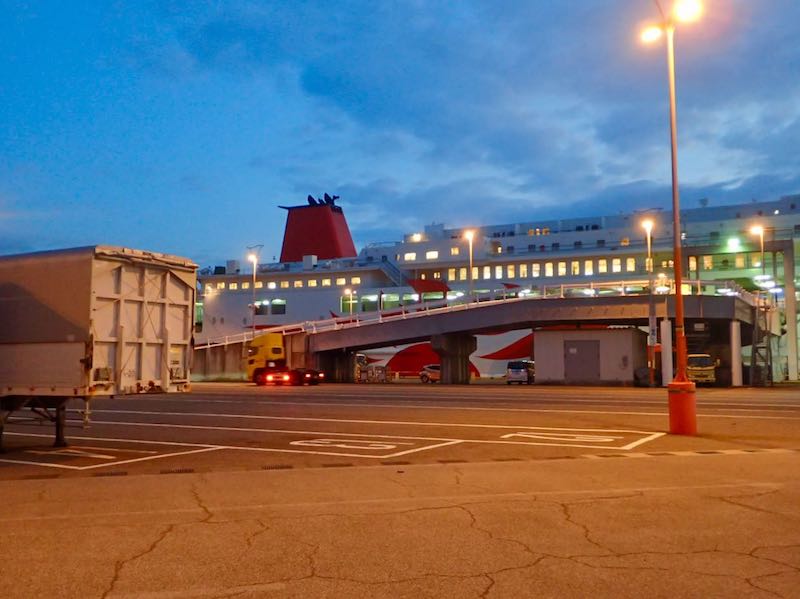 さんふらわあ大分港に到着