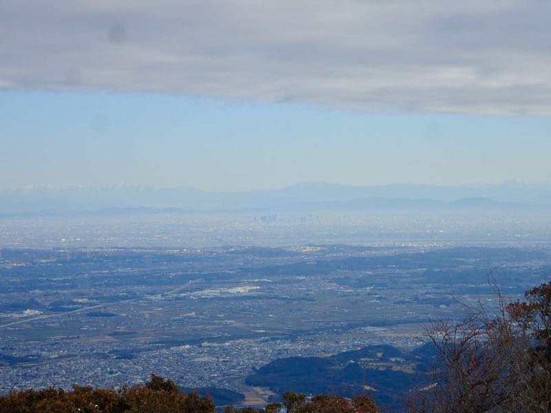 名古屋の高層ビル、中央アルプス、恵那山