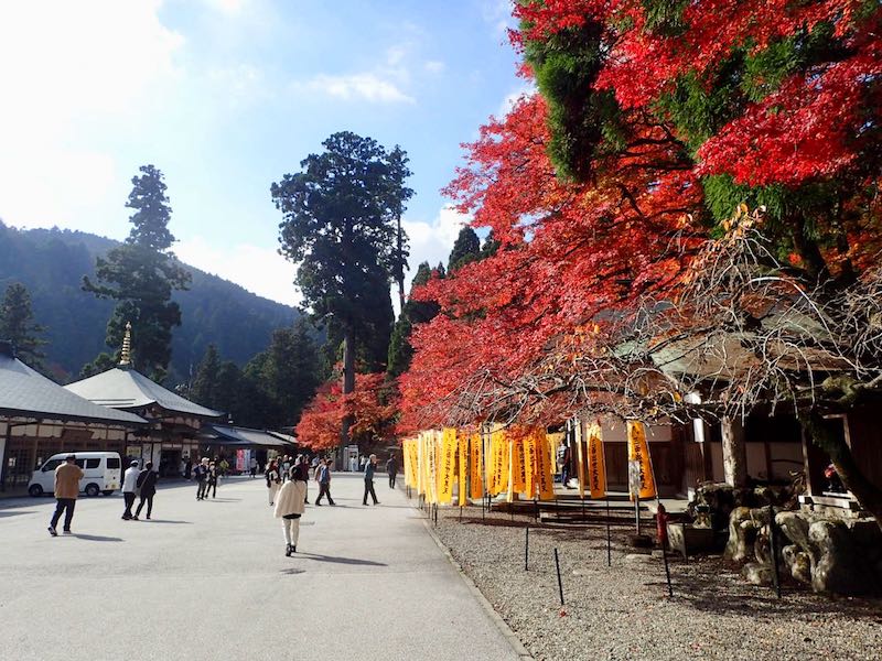 延暦寺に別れを告げて下山へ