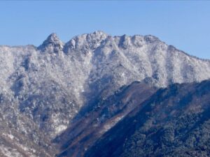 観音峰からの大日岳と稲村ヶ岳-2007年2月3日撮影