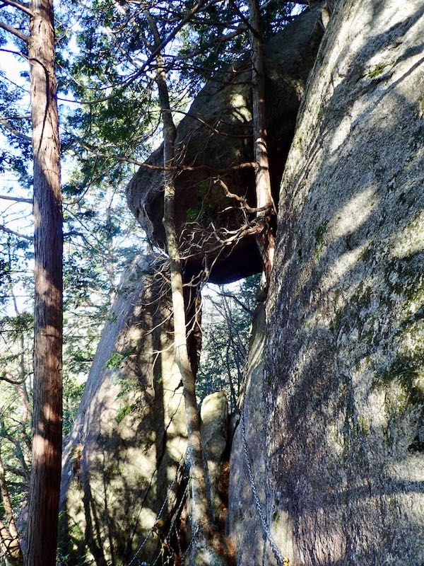 蟻の門渡りは左側が切れ落ちている