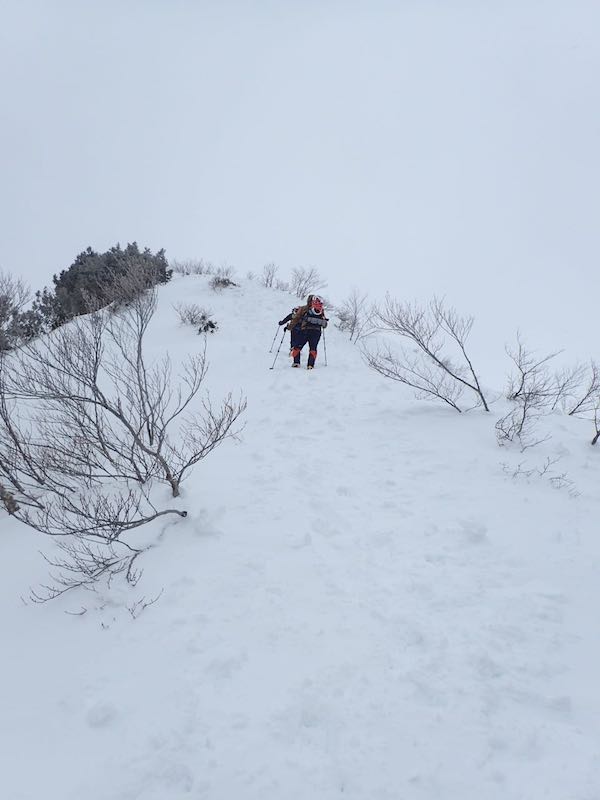 上越・2月の白毛門（しらがもん）　駅から登れる貴重な雪山