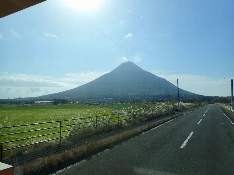 九州への山旅2日目・開聞岳と指宿の砂むし　12月末に公共交通で