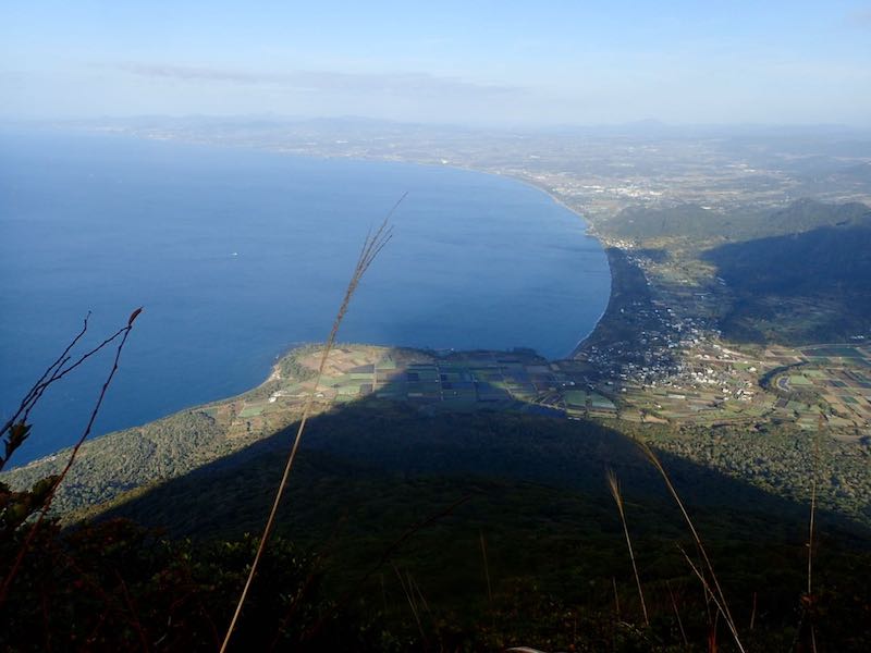 開聞岳の影がくっきり