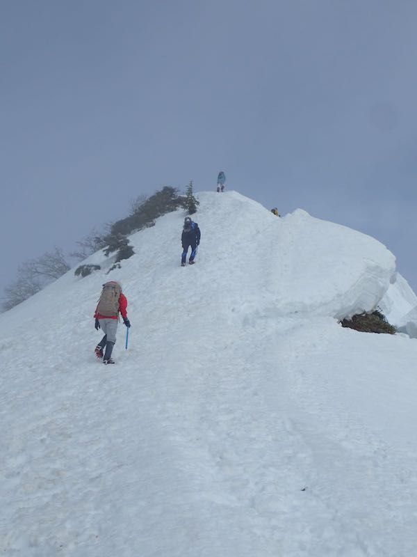 剣ヶ峰への登り。大したことはない
