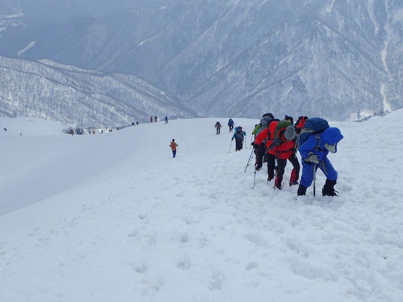 まだまだ登ってくる人がいる
