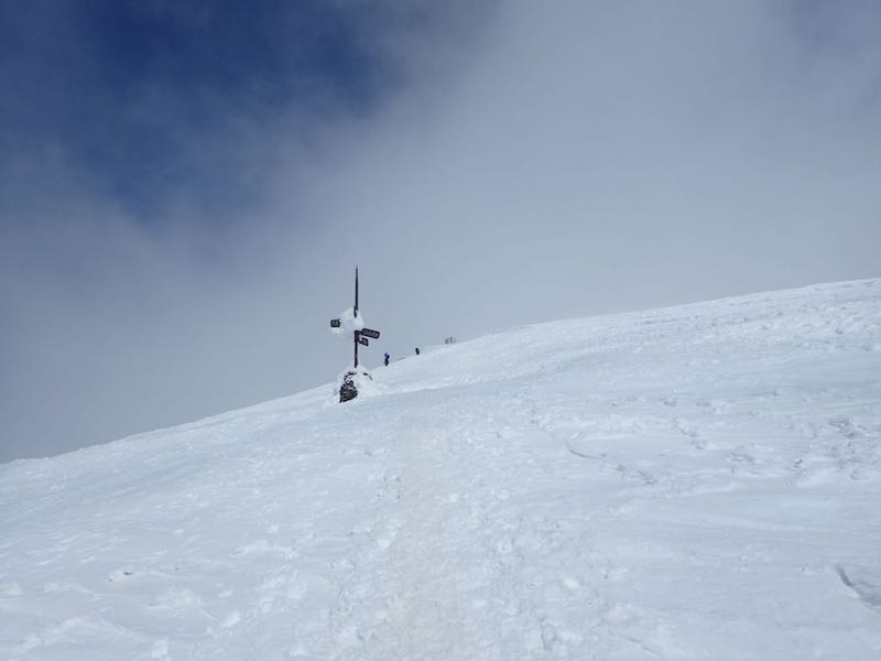 ガスっていたので標識は助かった