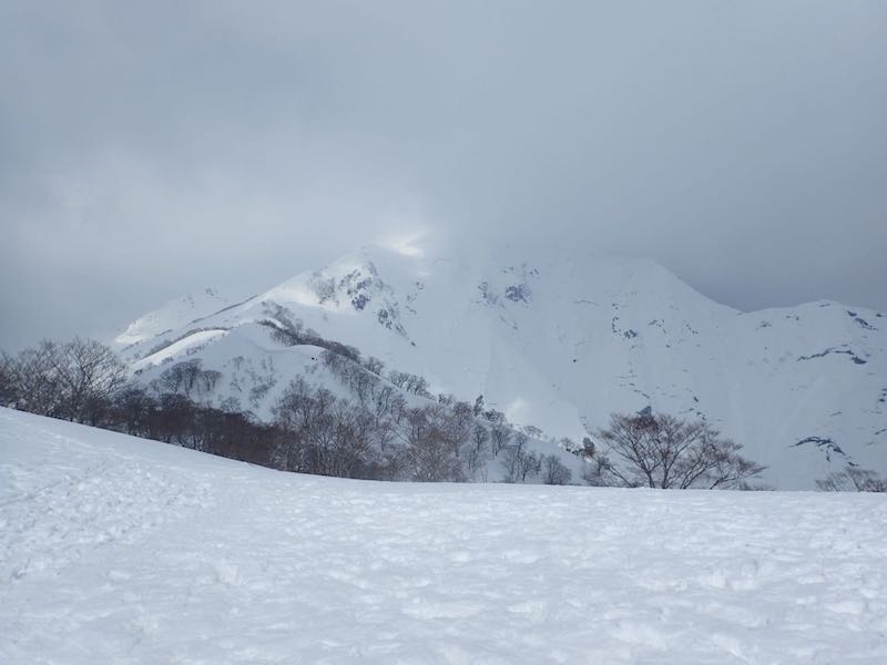 谷川岳の山頂はガスっている